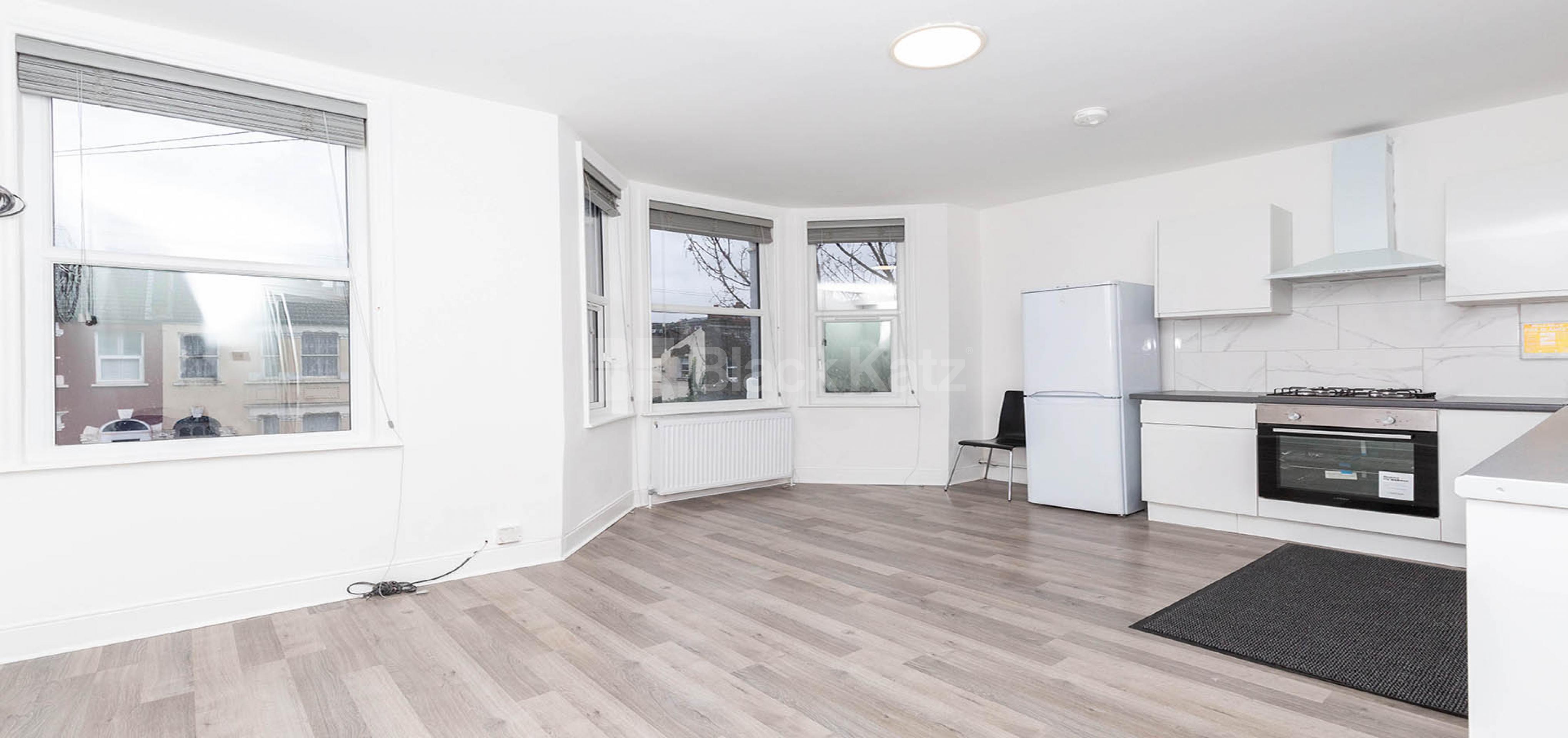 			3 Bedroom, 2 bath, 1 reception Apartment			 Portland Gardens, Harringey N4 N4